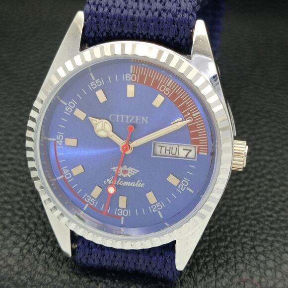 Vintage 1989 Citizen Automatic Mens Silver Watch W/daydate & Red accents - Picture 3 of 8